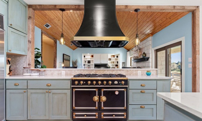 Kyle Casa | Private Ranch-Chef's Kitchen-King Bed-Large Pool-heated for additional charge