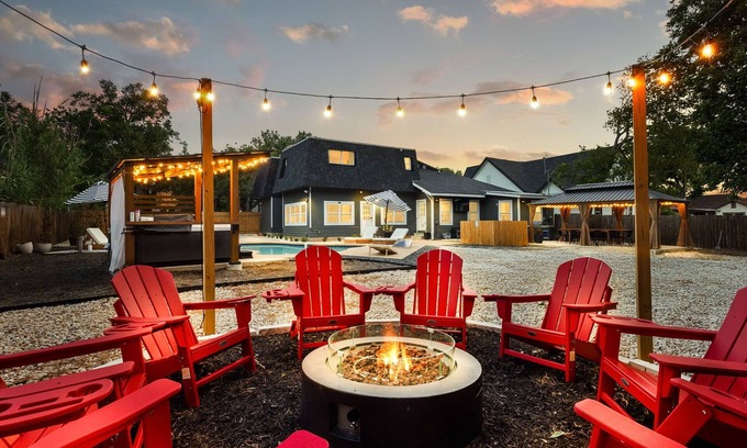 Highland Park Casa | Spacious 4 BR Retreat w/ Pool, Hot Tub, Game Room & 8 Smart TVs. Near Downtown.