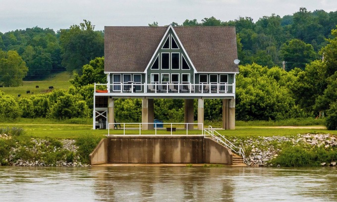 Doniphan Cabina | Spacious 4BR Cabin in Doniphan – Perfect for Family Getaways
