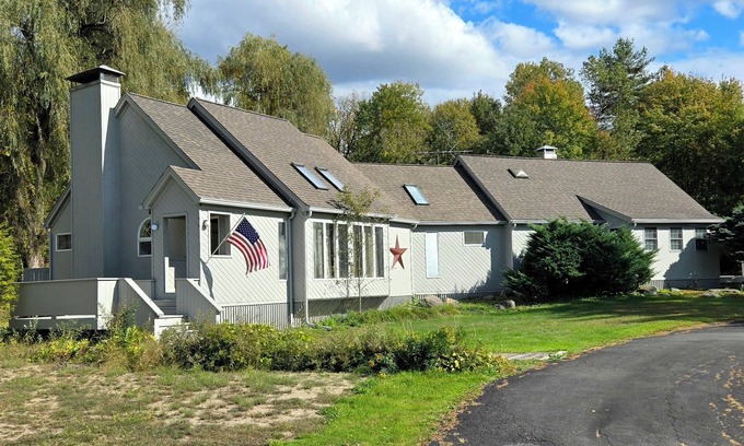 Fort Edward Casa | Spacious 5-Bed with Pool, Firepit, and BBQ - 20-min to Saratoga and Lake George