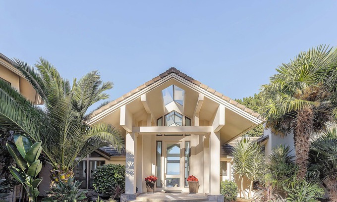 Jacks Peak Casa | Spacious 5-bedroom estate in Carmel with Large Outdoor Entertaining Spaces