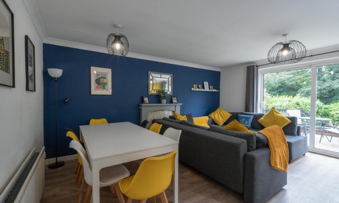 Polesworth Casa | Spacious 5-bedroom home perfect for large groups