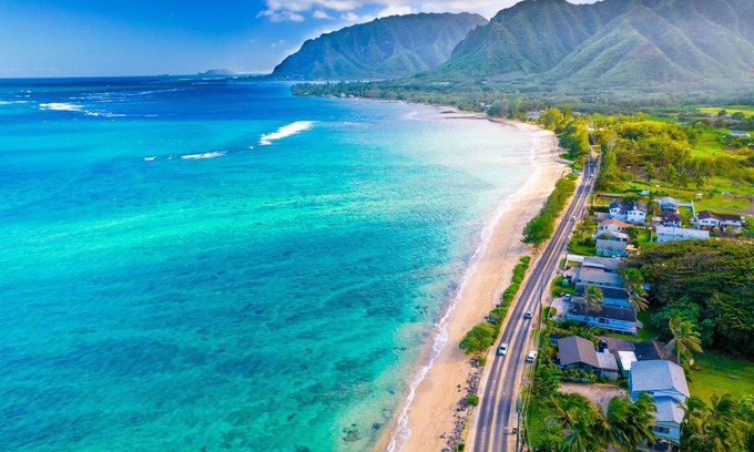 Punaluu Casa | Spacious 5 Bedroom Oceanfront Home in Oahu's Countryside