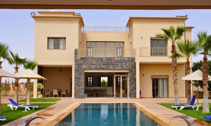 Souihla Villa | Spacious 5-bedroom villa in enchanting Marrakech with AC