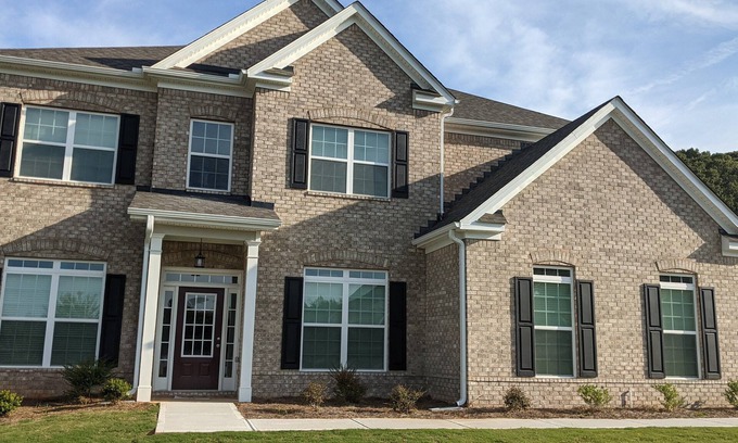 Covington Casa | Spacious 5BR 4BA Retreat: The Best Kept Secret in Covington