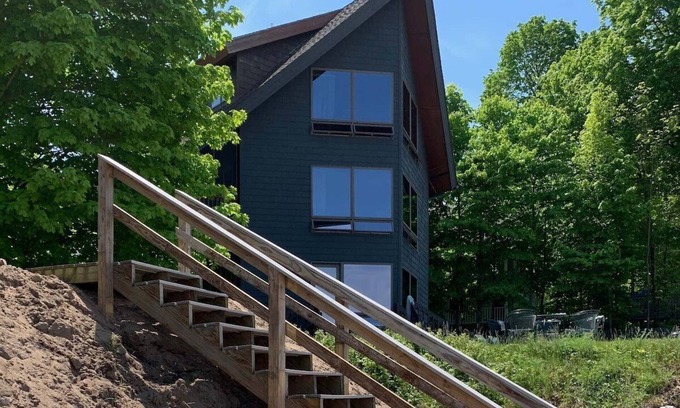 Manistee Casa | Bellavita: Casa de 5 pisos y 5 dormitorios en el lago Michigan (para 17 personas)