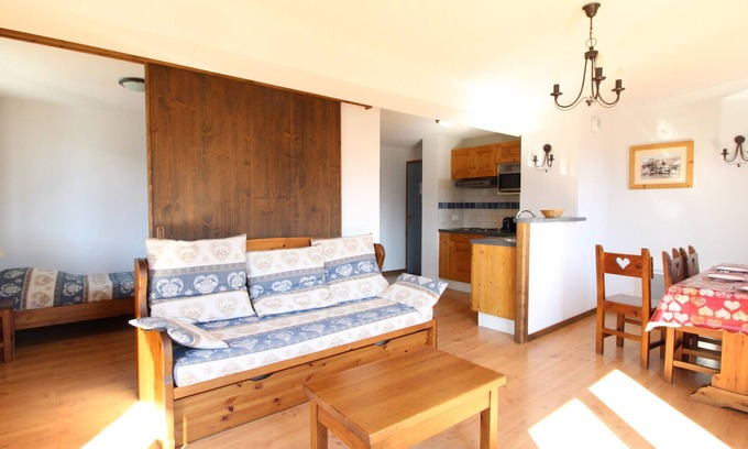 Aussois Apartamento | Amplio apartamento para 6 pers con balcón e internet en Aussois