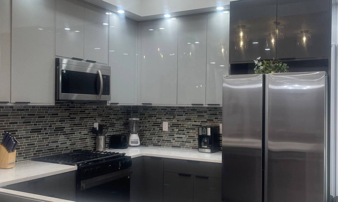 Downtown Memphis Casa | Spacious 7-bedroom house in delightful Memphis