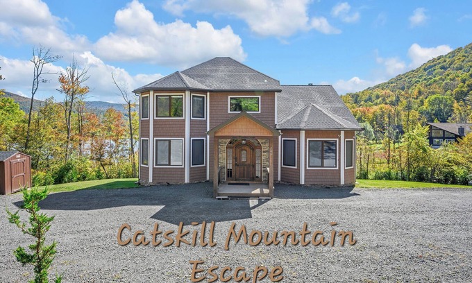 Hunter Casa | Spacious 7-bedroom house in lovely Hunter with game room, sauna, swimming spa
