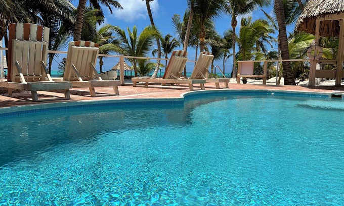 San Pedro Condominio | Spacious 7BR Beach Retreat - Ideal for Events