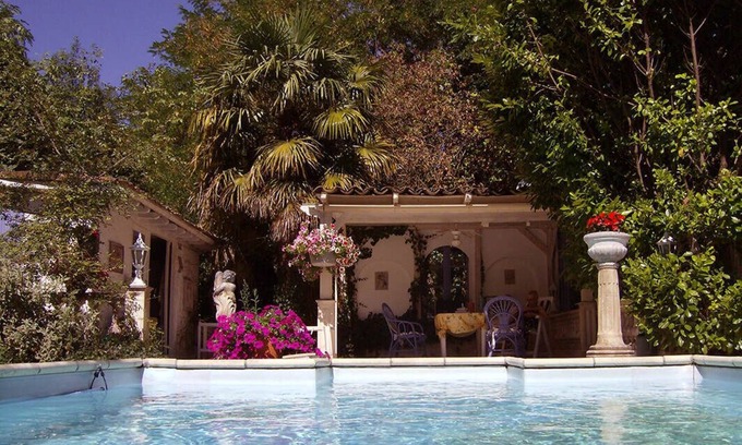 Villepinte Casa | Spacious 8-bedroom country house in Villepinte with private pool and parking