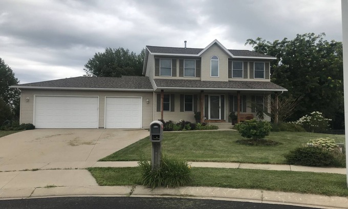 Rochester Casa | Casa espaciosa y limpia cerca del aeropuerto, teatro y centro comercial.