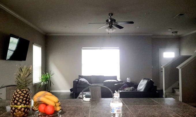 South Side Casa | Spacious and comfortable 3 bed room townhouse. One room avaliable.