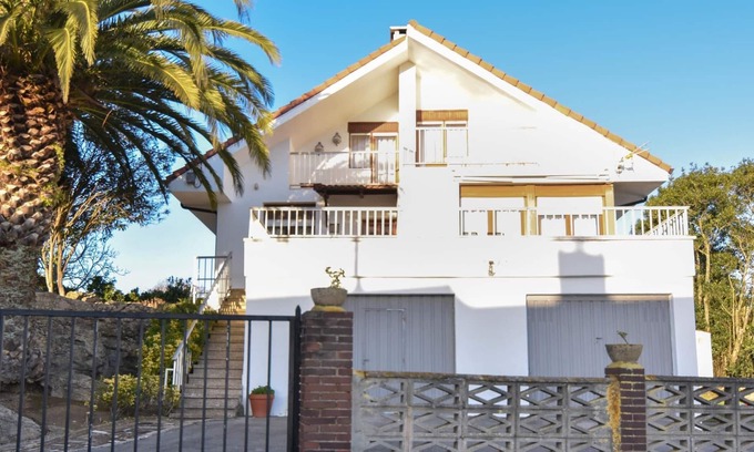 Bareyo Villa | Amplio y cómodo chalet en Ajo con preciosas vistas