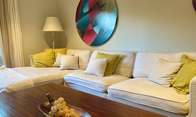 Eden Terrace Apartamento | Spacious and Modern city apartment - free parking