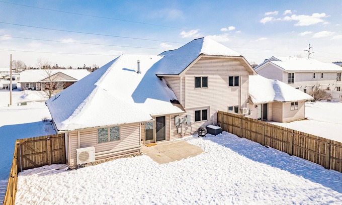 Billings Park Casa | Spacious and Modern Townhome in Superior - Near Duluth - Dog Friendly