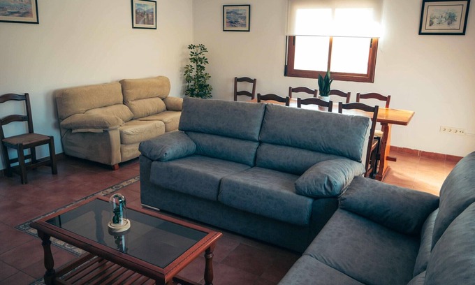 Armilla Villa | Spacious and private house near Granada