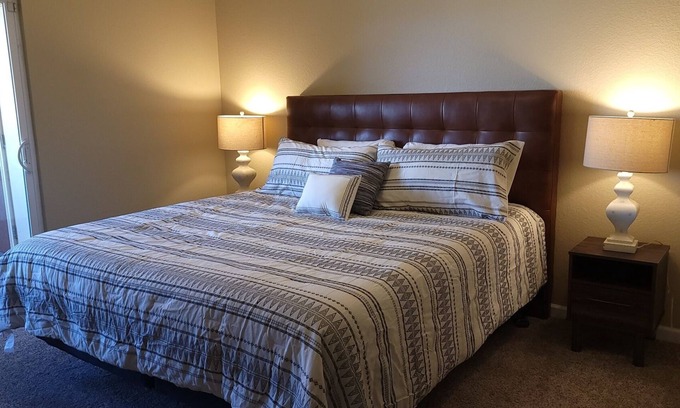Highlands Ranch Condominio | Spacious and Private 2-bedroom, 2-bathroom condo with a private 1-car garage.