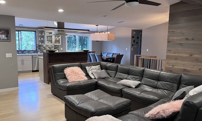 Groveland Cabina | Spacious and relaxing 6 bedroom house near Yosemite National park