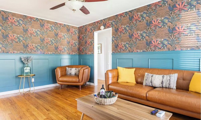Fairmount Park Casa | Spacious and Remodeled 3 Bedroom House with Large Kitchen and Enclosed Yards!