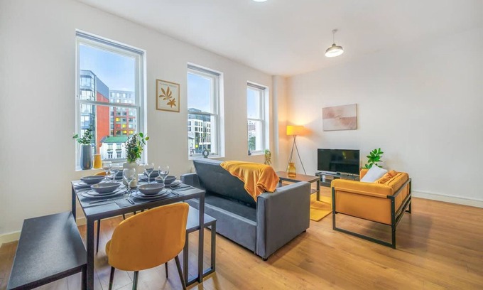 Chinatown Apartamento | Spacious Apartment for Groups in City Centre