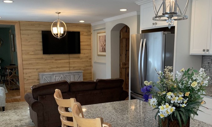 Suncook Apartamento | Spacious apartment in historic farmhouse