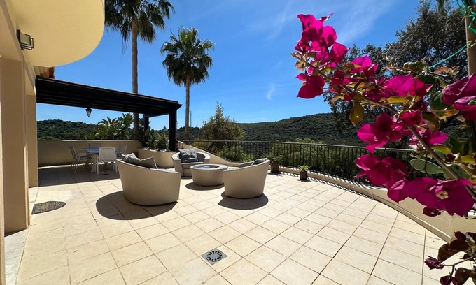 San Roque Apartamento | Spacious Apartment in San Roque Golf Club