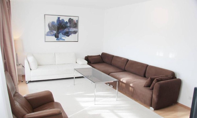 Am Pragfriedhof Apartamento | Spacious apartment in the heart of Stuttgart