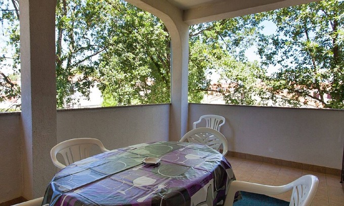 Vantacici Apartamento | Amplio apartamento con terraza y jardín