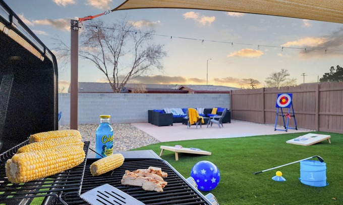 Page Casa | Spacious backyard with games/Grill & fire pit/2 Kings/Boat parking/Dogs welcome