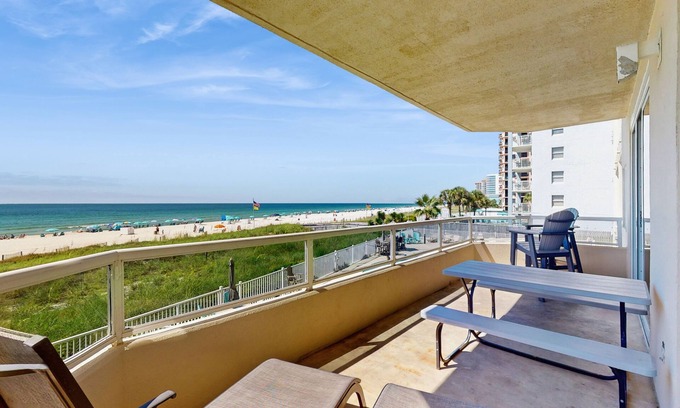 Orange Beach Condominio | Spacious beachfront condo with gulf views, pools, and walkable dining