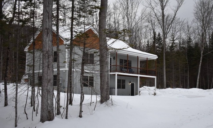 Sunday River Area Casa | Luxury Sunday River Ski House - 4BR Mountain Retreat - 10 Min to Slopes