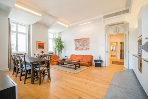 Sao Paulo Apartamento | Spacious & Bright Apartment in Cais Sodre
