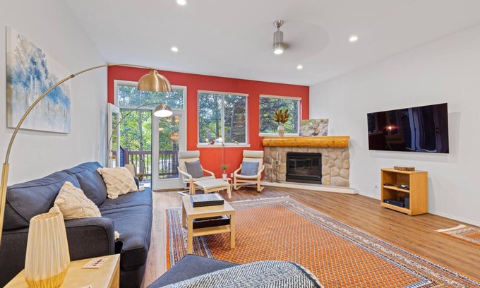 Frisco Casa | Spacious, bright Frisco 3BD 3BA with beautiful views 1 block from center of town