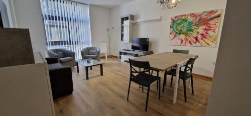 Mgarr Apartamento | Spacious, Central Apt, Sleeps 5