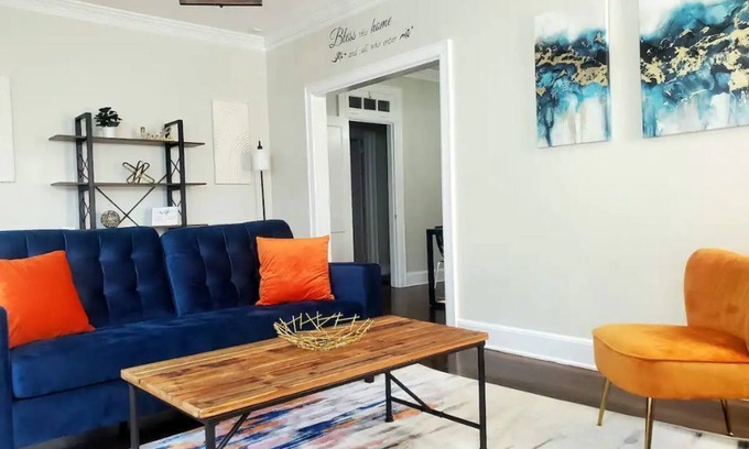 Montgomery Casa | Spacious Centrally Located 3 Bed 2 Bath - Sleeps 8