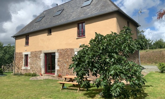 St-Denis-le-Vetu Cabaña | Casa rural Saint-Denis-le-Vêtu, 3 dormitorios, 8 personas