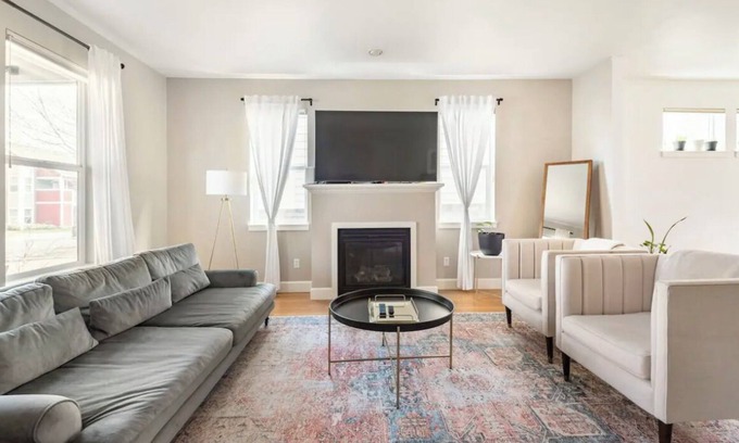 Portsmouth Casa | Spacious Corporate Haven, AC, WIFI, Workspace