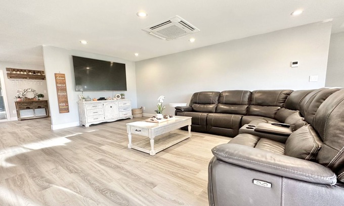 Winters Otro | Spacious Country home...hot tub & huge pool!