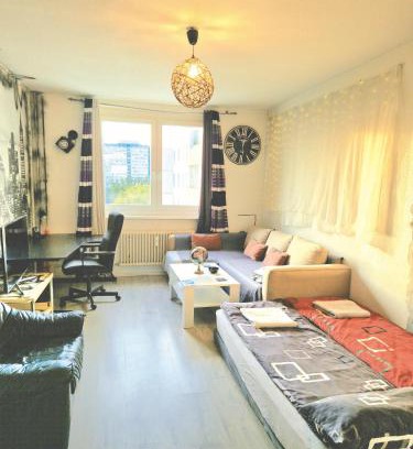 Prenzlauer Berg Casa | Spacious Cozy Trendy Room in Green Area 12 min to Downtown