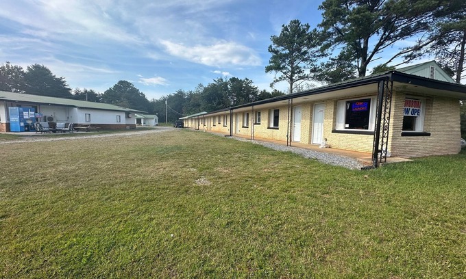 Isabella Apartamento | Spacious double sized motel room in Copperhill