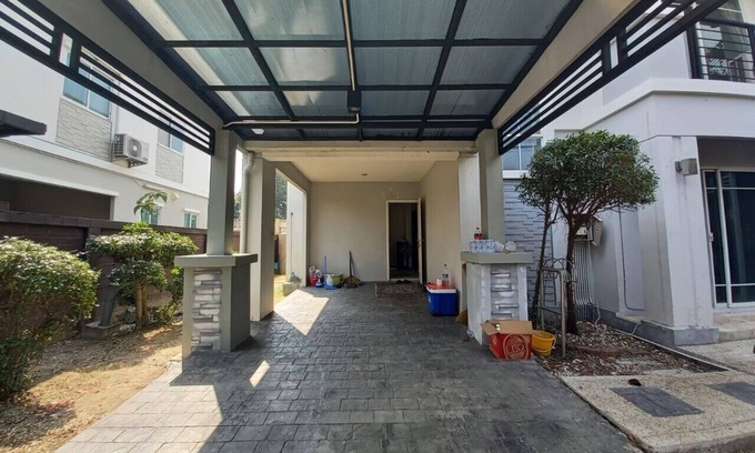 Bang Prok Casa | Spacious Entire House With Shared Fitness Room and Shared Indoor Pool in Club