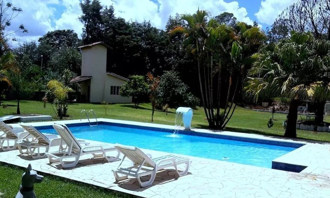 Atibaia Cabaña | Spacious farm in Atibaia, with Pool, Field and Barbecue - Dabra House
