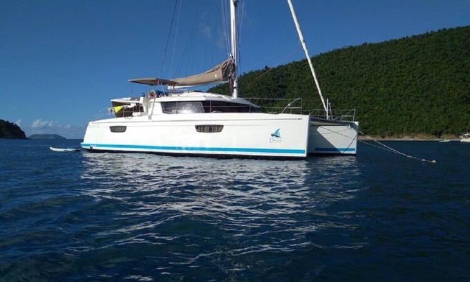 Key West Alquiler De Eote | Spacious Fountaine-Pajot S/V "Devine Sailing" at The Perry Hotel Marina & Resort