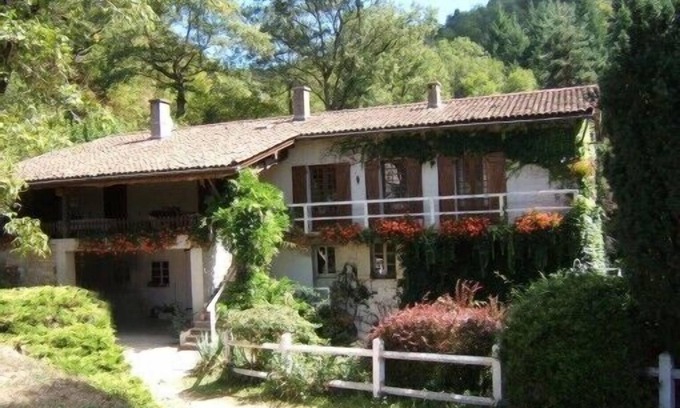 Escoutoux Casa | Gran cabaña Auvergnat en THIERS 6 ch, 14 personas, casa independiente