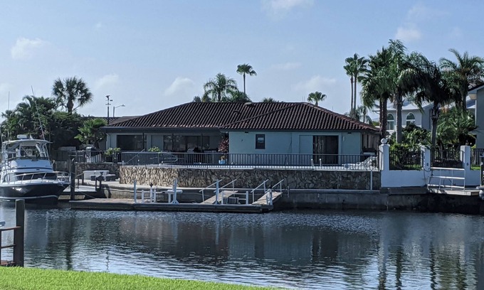 Gulf Harbors Casa | Spacious Gulf water front 4B/3B, pet friendly & pool. Boat lift not included.