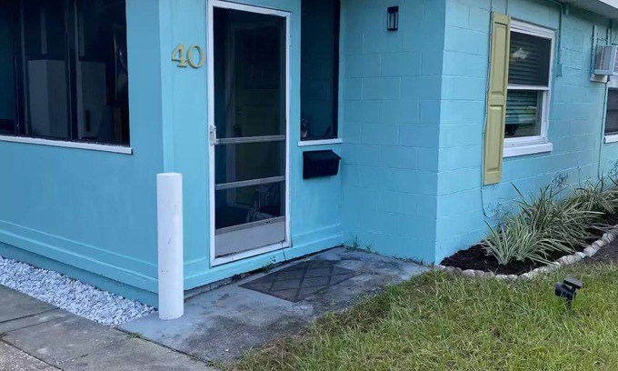 North Orange Casa | Spacious half 1/1 duplex in amazing location!