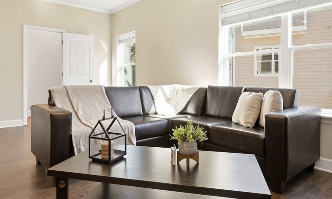 Central Casa | Spacious Haven | Hot Tub + 6-min to Garden Trails