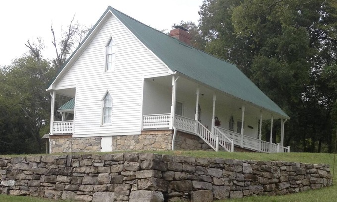 Granville Otro | Casa de campo espaciosa del condado histórico