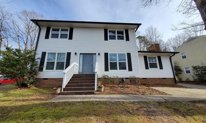 Charlotte Casa | Spacious Home - 10 min to many local attractions